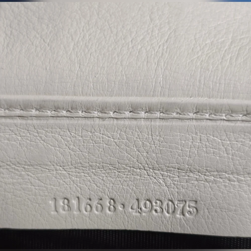 GUCCI GG Long Leather Wallet- Excellent Condition - Picture 16 of 16